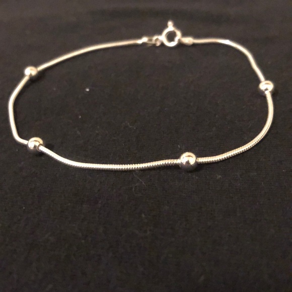 💎🆕 Silver Ball Bracelet💎 - Picture 2 of 3